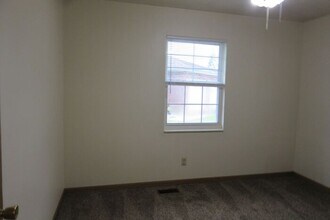 1646 Country Walk Ct in Terre Haute, IN - Building Photo - Building Photo