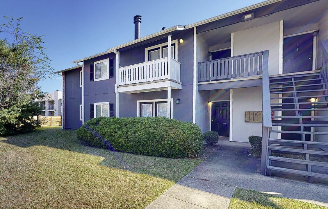 The Retreat at Eddins Apartments in Montgomery, AL - Building Photo