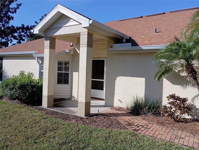 2418 New Haven Cir in Sun City Center, FL - Building Photo - Building Photo