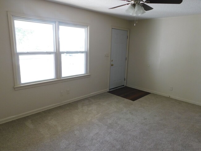 2755 S Greenwood Ave-Unit -2755 S Greenwood in Wichita, KS - Building Photo - Building Photo