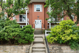 Hilltop Apartments in Canton, OH - Building Photo - Building Photo