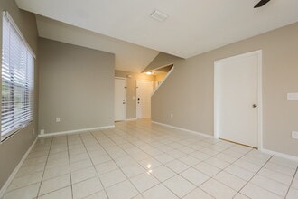 2032 Tropic Bay Ct in Orlando, FL - Building Photo - Building Photo
