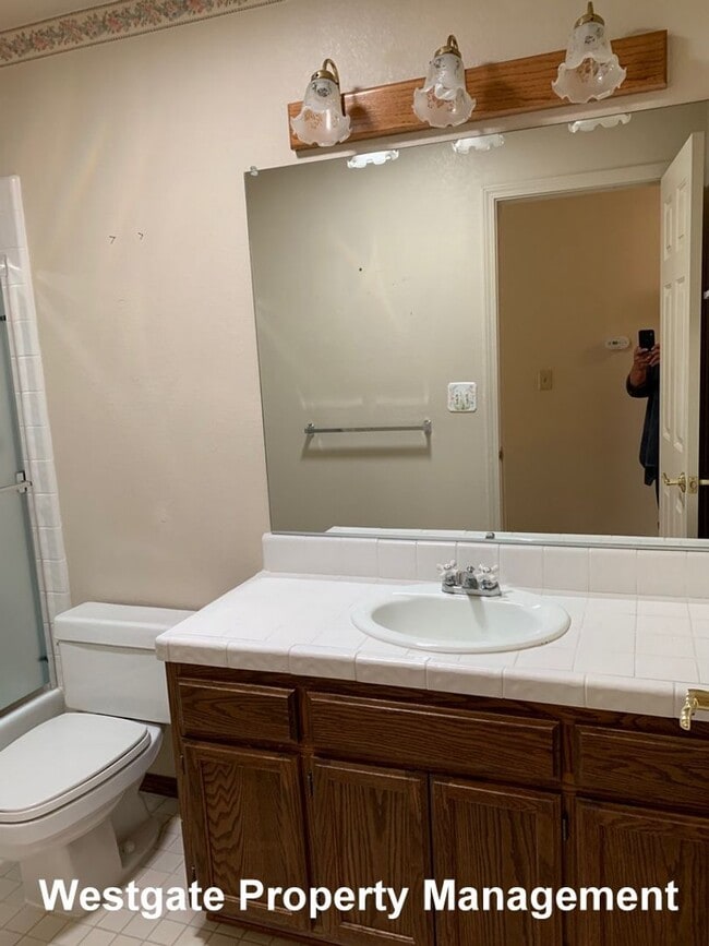 1160 Birch Dr in Petaluma, CA - Building Photo - Building Photo