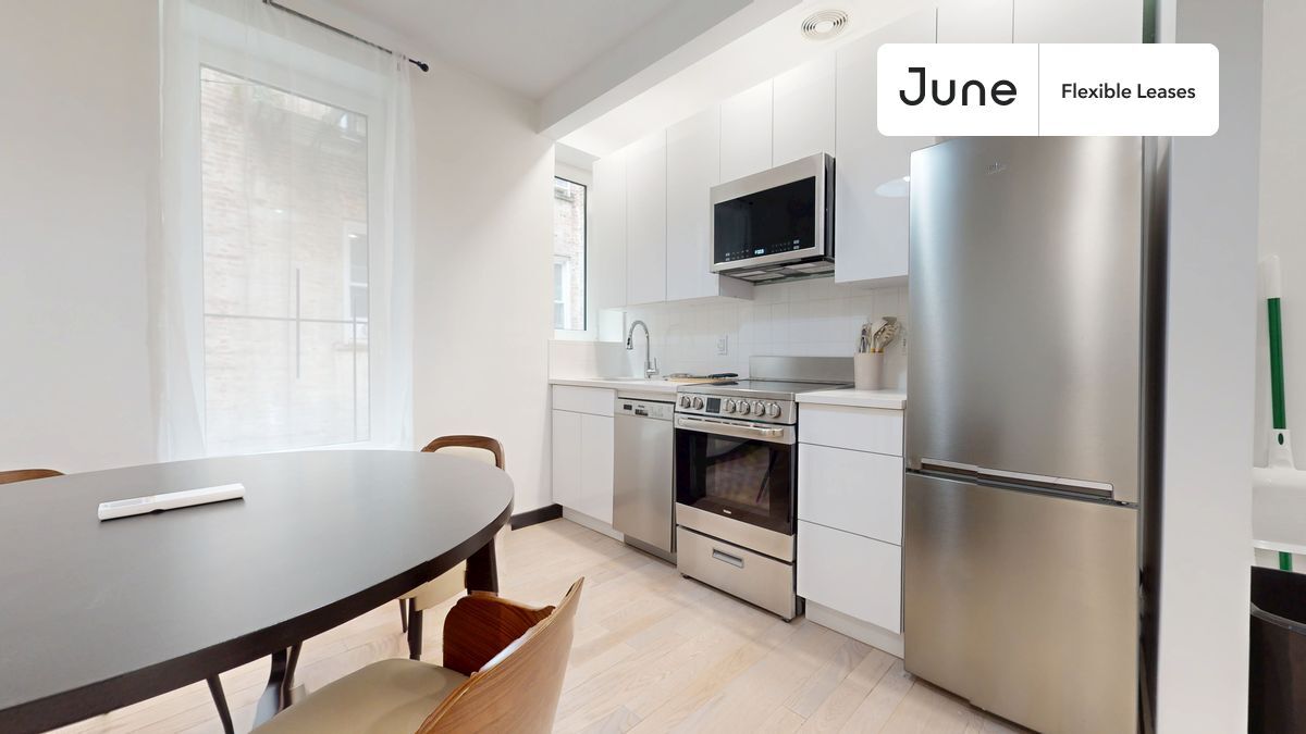 624 E 17th St in Brooklyn, NY - Building Photo