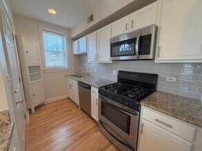 1527 W Rosemont Ave in Chicago, IL - Building Photo - Building Photo