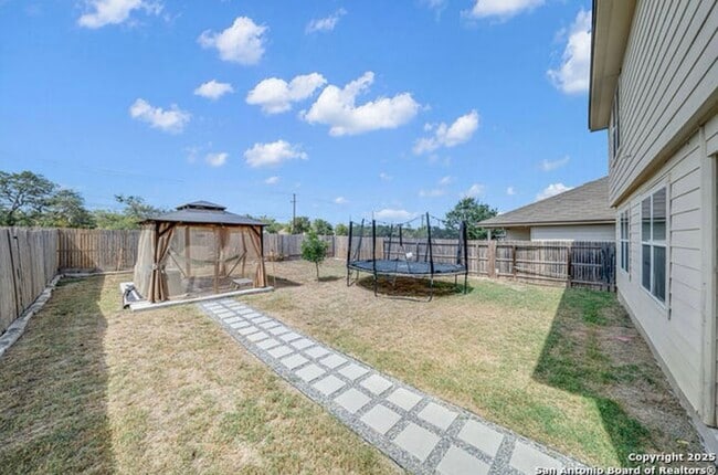 property at 335 Kildeer Crk