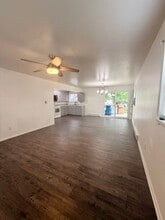 228 Trask St, Unit 1 in Aurora, IL - Building Photo - Building Photo