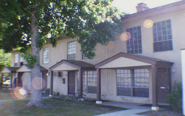 1015 N Vineyard Ave in Ontario, CA - Building Photo - Building Photo