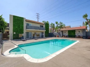 7301 Florence Ave, Unit 101 in Downey, CA - Building Photo - Building Photo