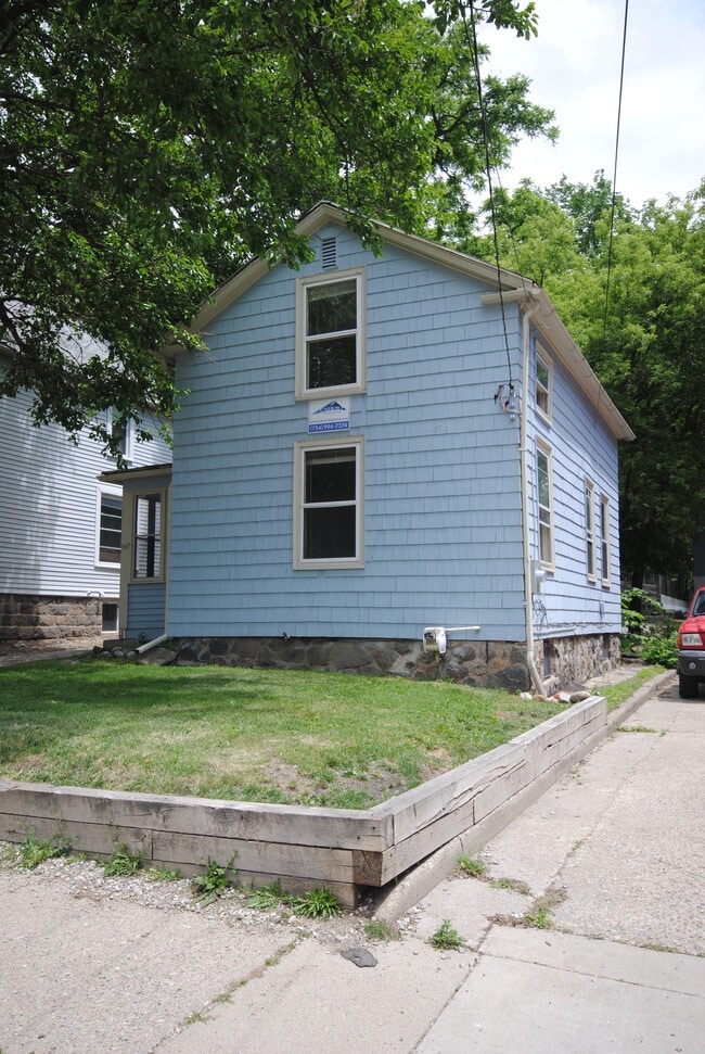 547 S 4th Ave
