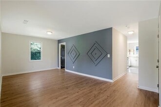 551 Valley Hill Rd SE in Riverdale, GA - Foto de edificio - Building Photo