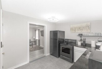 107 Iona Ave in Fruitland Park, FL - Building Photo - Building Photo