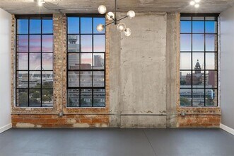 1122 Jackson St in Dallas, TX - Foto de edificio - Building Photo