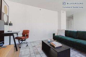 535 W 23rd St in New York, NY - Building Photo - Building Photo