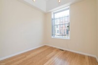 1827 Master St photo'