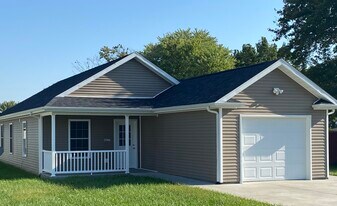 4627 E Morris Huenefeld St in Batesville, IN - Building Photo