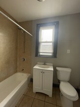 169 Wegman Pky, Unit 3 in Jersey City, NJ - Building Photo - Building Photo