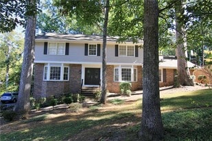 3571 Sunderland Cir NE in Atlanta, GA - Building Photo