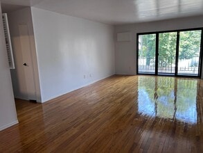 Hampshire Court Apartments in Plainfield, NJ - Building Photo - Building Photo