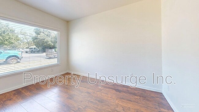 2063 Park Ave in Oroville, CA - Foto de edificio - Building Photo
