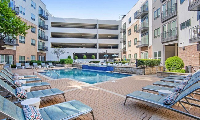 The Flats in Richardson, TX - Foto de edificio - Building Photo