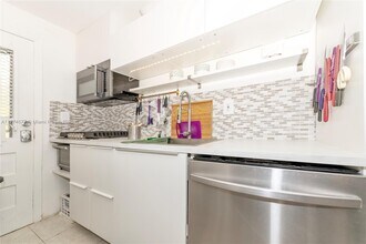525 Meridian Ave in Miami Beach, FL - Building Photo - Building Photo