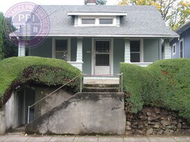 3417 SE Grant Ct in Portland, OR - Building Photo