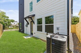 4106 Alice St in Houston, TX - Building Photo - Building Photo