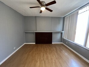 2701 E 75th Pl, Unit unit 1 in Chicago, IL - Foto de edificio - Building Photo