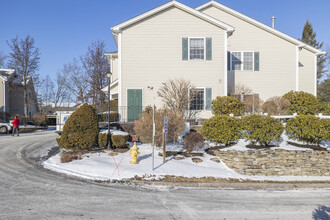 Kensington Apartments in Bedford, NH - Building Photo - Building Photo