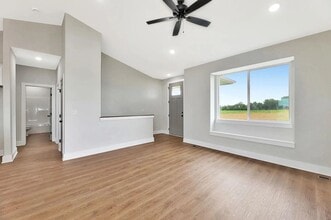 5424 W 42nd St S in Wichita, KS - Building Photo - Building Photo