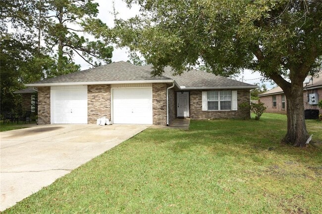 property at 33 Rosepetal Ln
