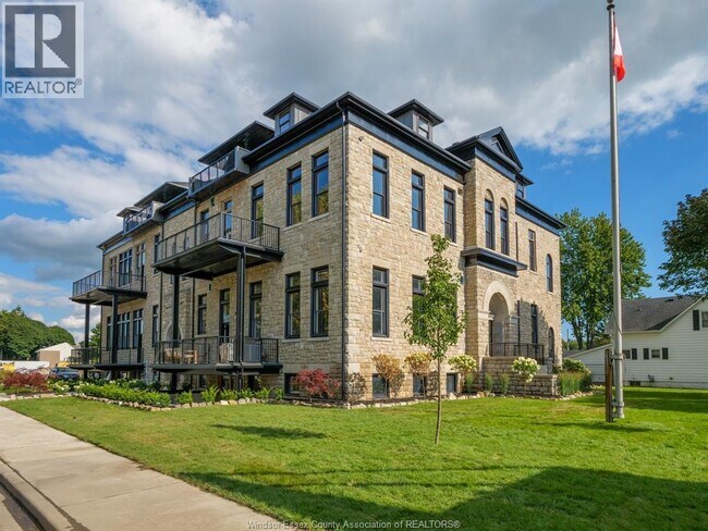 247 Brock St in Amherstburg, ON - Building Photo - Building Photo