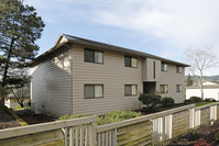 Quail Ridge Apartments in Milwaukie, OR - Building Photo - Building Photo