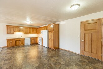 Village View Apartments in Green Bay, WI - Building Photo - Building Photo