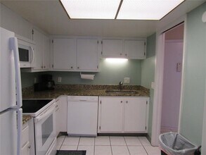 3210 Gulf Blvd in Belleair Beach, FL - Building Photo - Building Photo