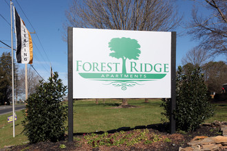 Forest Ridge Apartments in Asheboro, NC - Foto de edificio - Building Photo