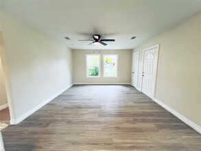 5415 Ridgeway Dr in Houston, TX - Building Photo - Building Photo