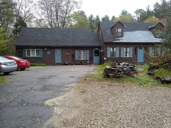 124 Madbury Rd, Unit 2 in Durham, NH - Foto de edificio - Building Photo