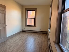 44 Alden St in Hartford, CT - Foto de edificio - Building Photo