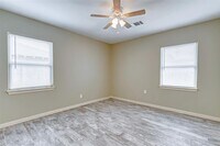 8020 Bendell Dr photo'