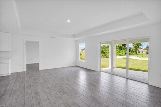 2812 15th St SW in Lehigh Acres, FL - Foto de edificio - Building Photo