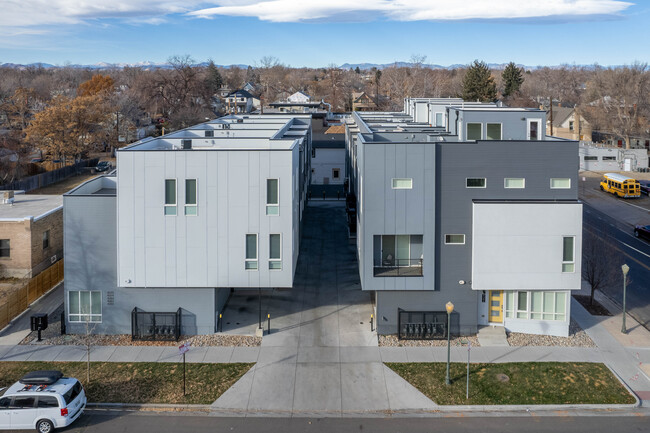 2400 w 44th Ave in Denver, CO - Foto de edificio - Building Photo