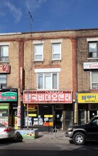 678 Bloor St W in Toronto, ON - Building Photo - Building Photo