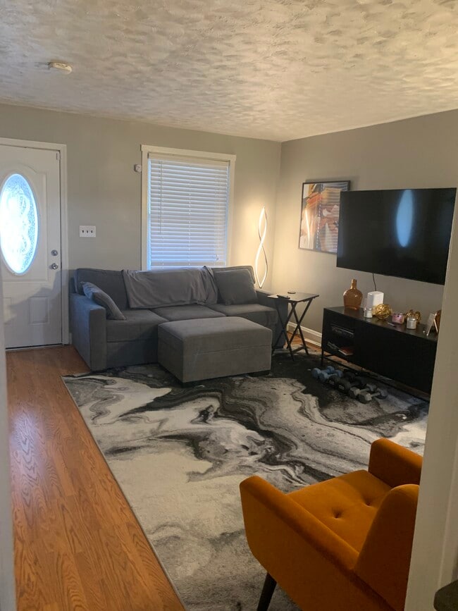 1009 W 43rd St in Baltimore, MD - Foto de edificio - Building Photo