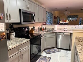 324 Gallery Way in Pooler, GA - Building Photo - Building Photo