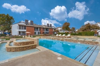The Flats on San Felipe in Austin, TX - Foto de edificio - Building Photo