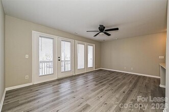 6156 Meadow Rose Ln in Charlotte, NC - Building Photo - Building Photo