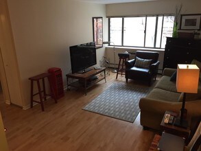 3620 N Pine Grove Ave, Unit #408 in Chicago, IL - Building Photo - Building Photo
