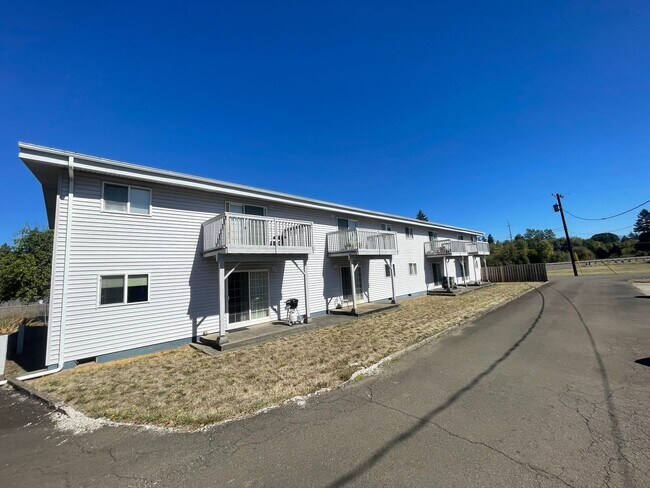 32000 Pineway Rd in Lebanon, OR - Building Photo - Building Photo